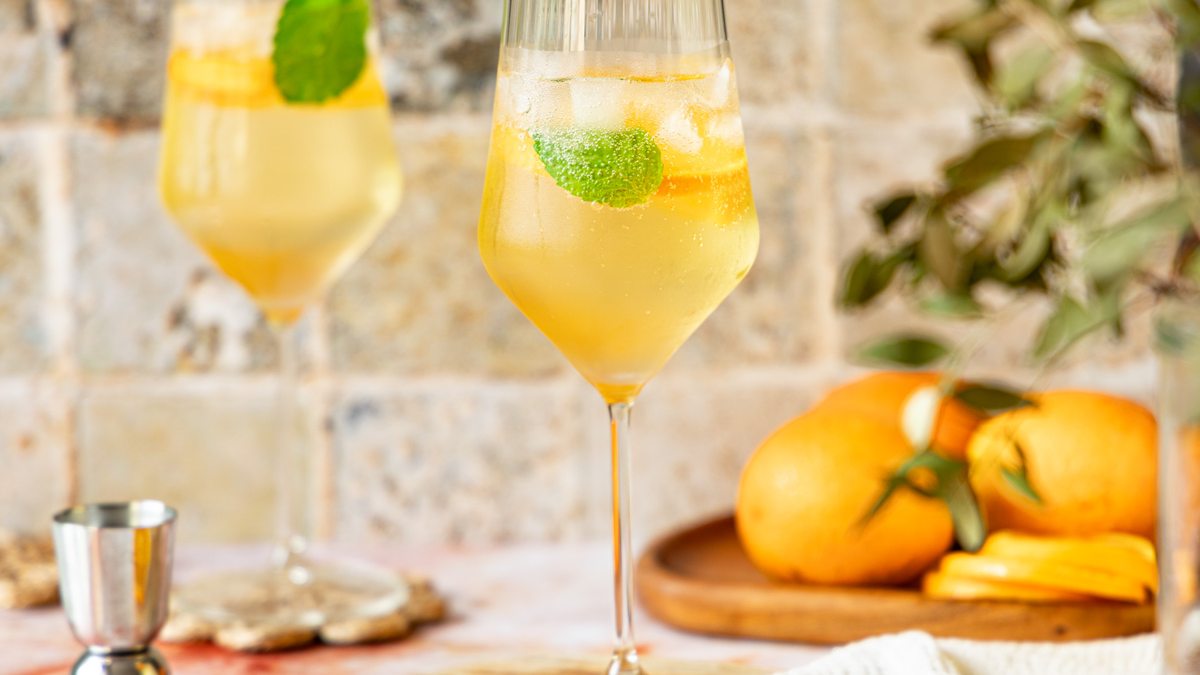 Lillet Spritz – einfaches Rezept mit Orange, Prosecco & Minze
