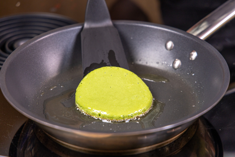 Matcha Pancakes ausbacken