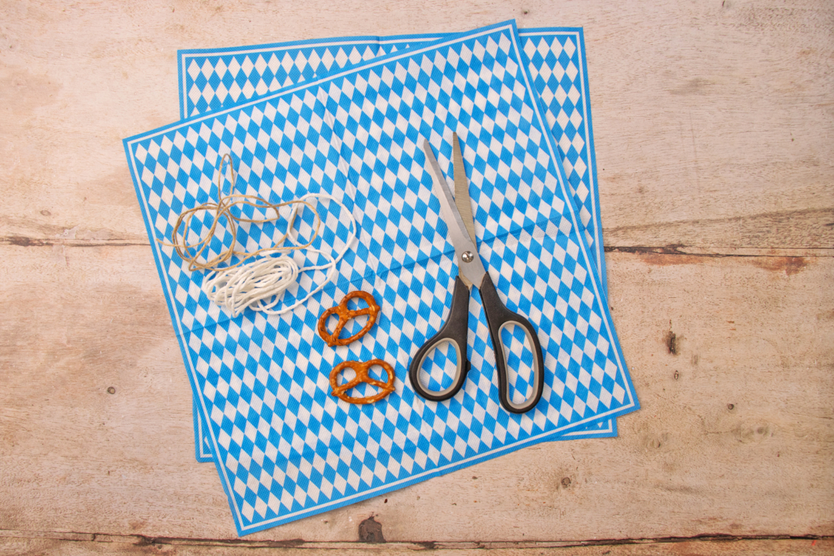 Servietten zum Oktoberfest falten Material
