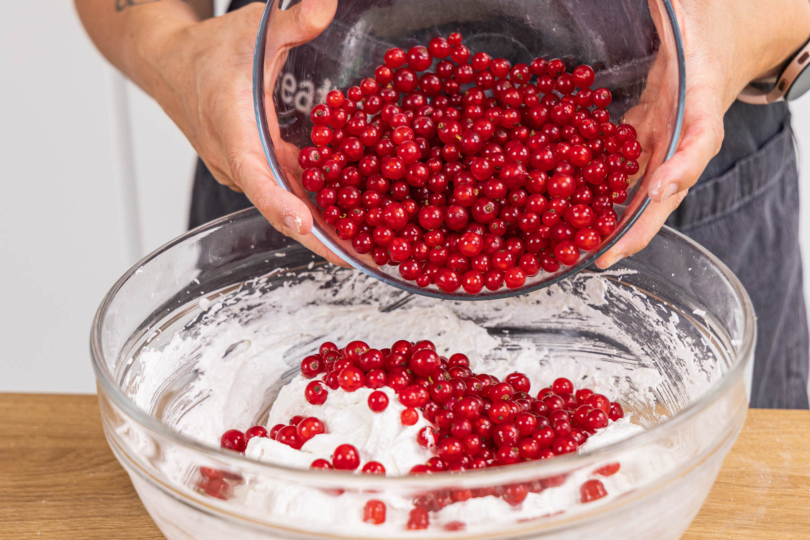 Johannisbeeren dazugeben