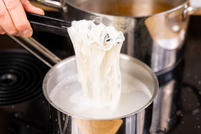 Reisnudeln kochen