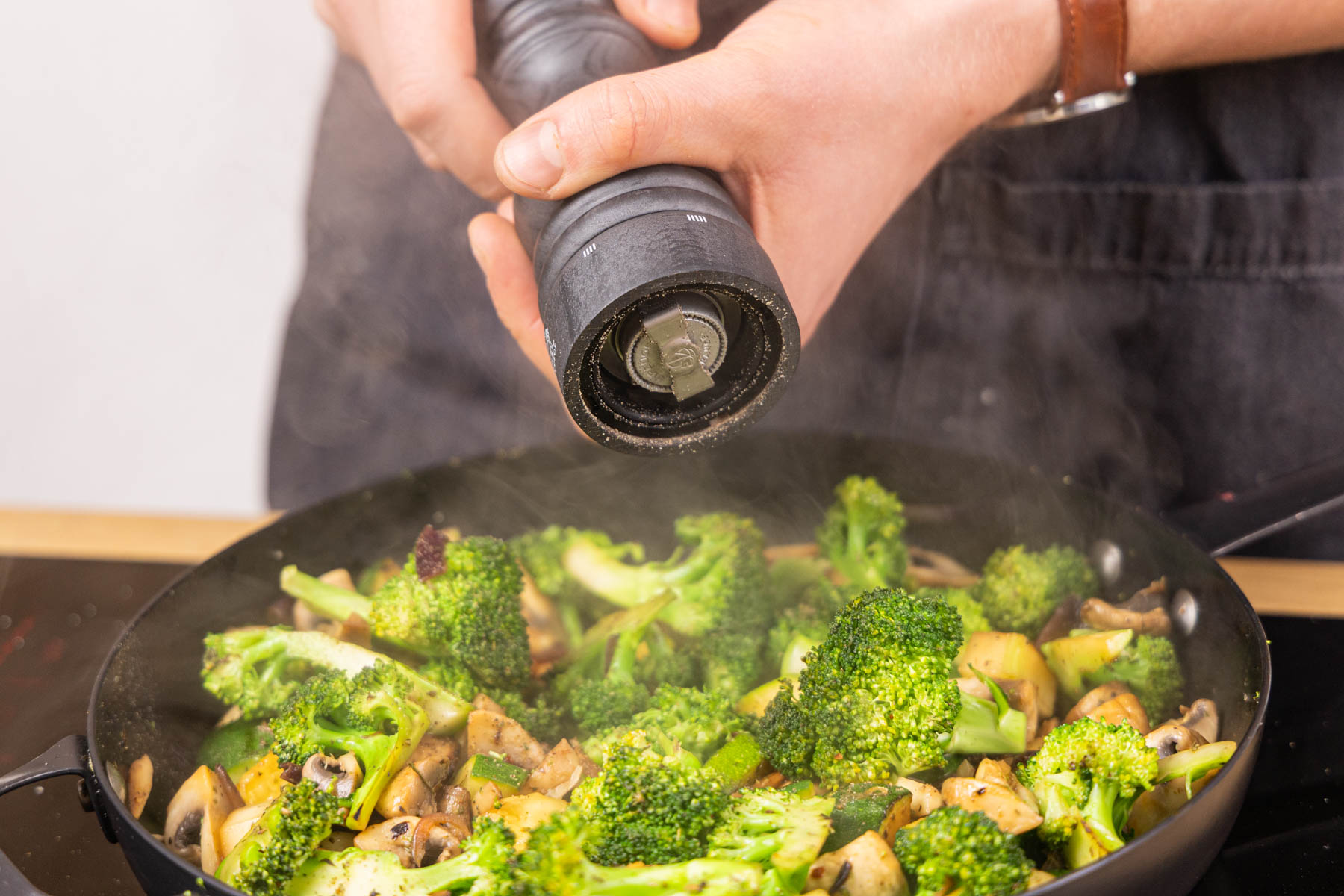 Putenpfanne mit Gemüse: schnell & einfach Putenpfanne mit Gemüse: schnell & einfach