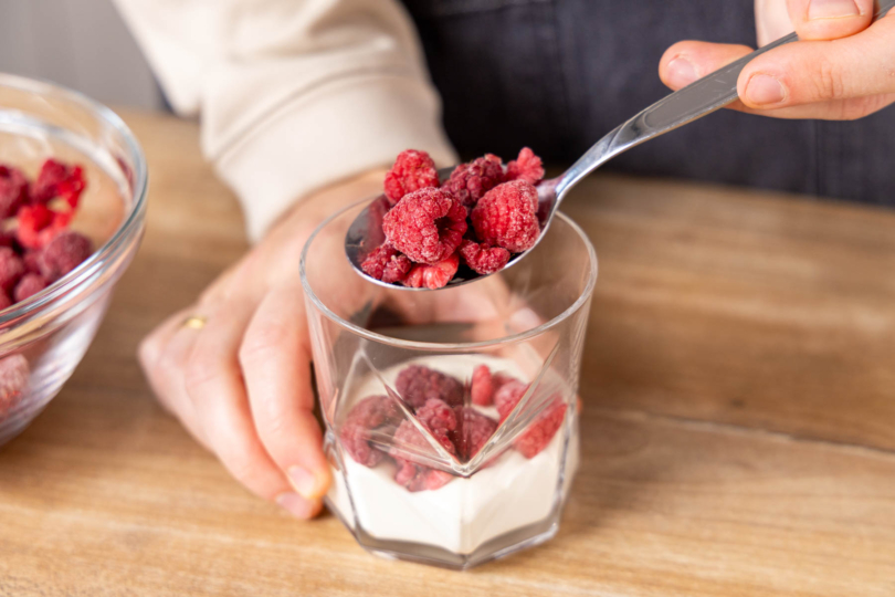 Schnelles Himbeertraum Dessert schichten