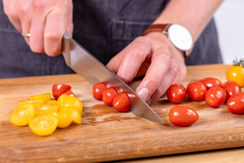 Tomaten halbieren