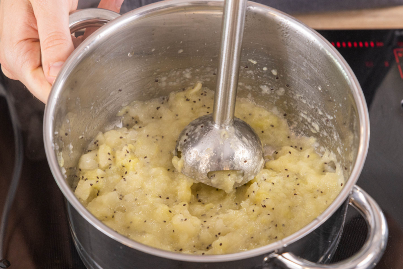 Apfel-Kiwi Marmelade pürieren