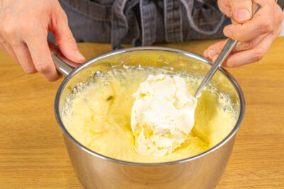 Mascarpone unterheben