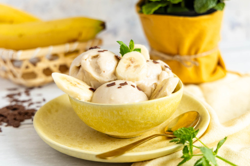 Cremiges Bananen Eis: mit und ohne Eismaschine