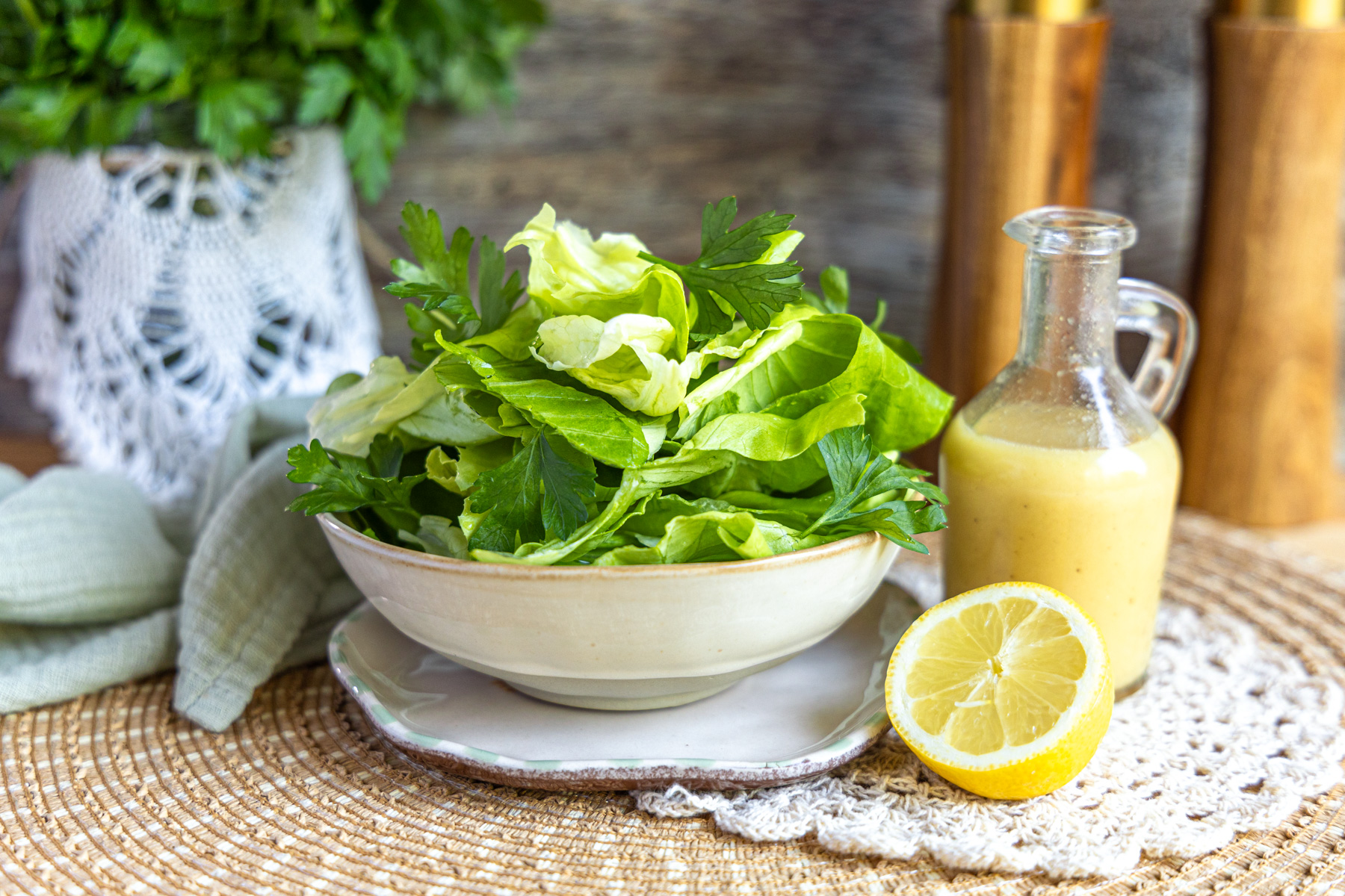 Einfacher Grüner Salat mit Dressing