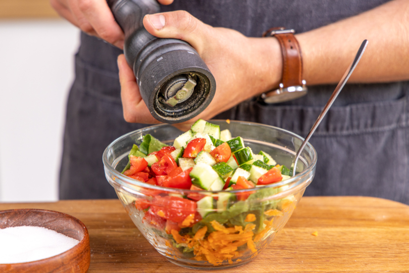 Salat würzen