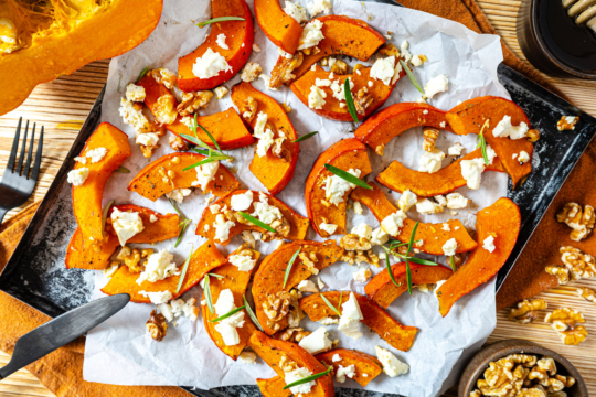 Gebackener Ofenkürbis mit Feta und Honig