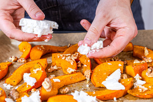 Feta zerbröseln
