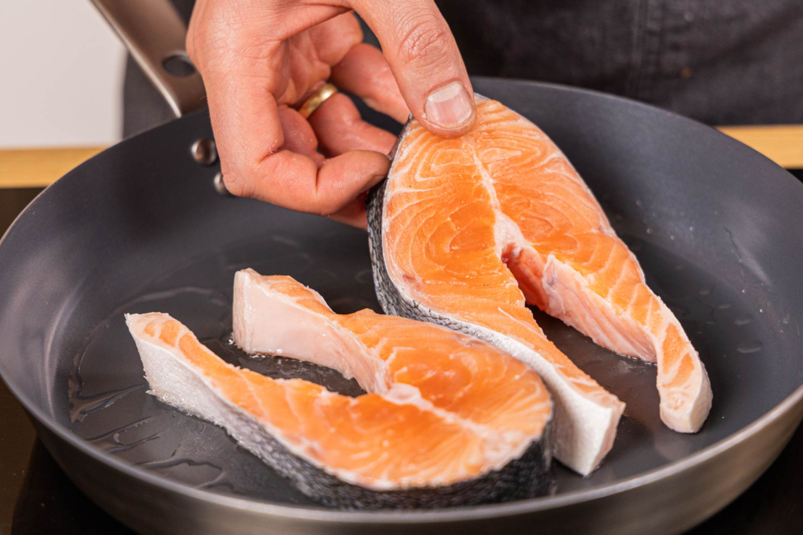 Lachssteak in der Pfanne perfekt braten