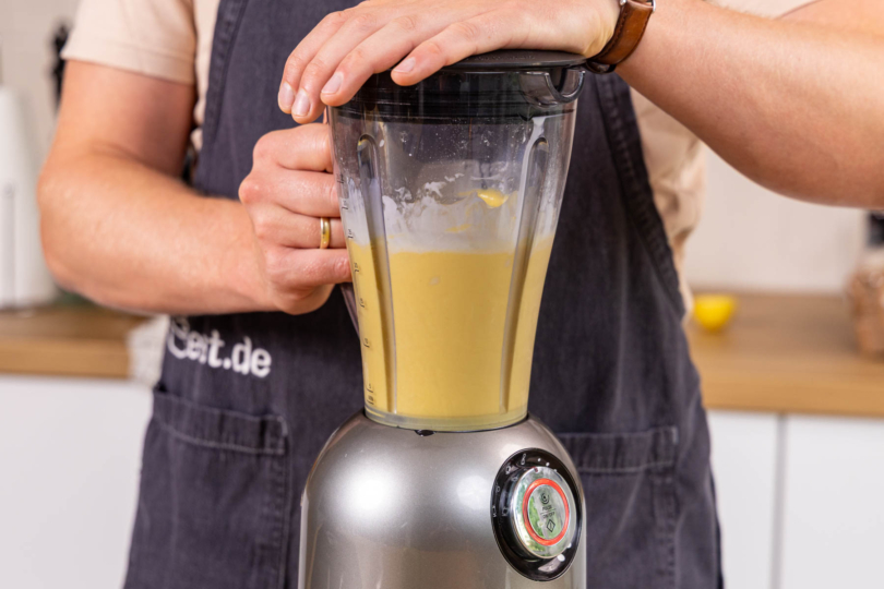 Alle Zutaten im Mixer pürieren