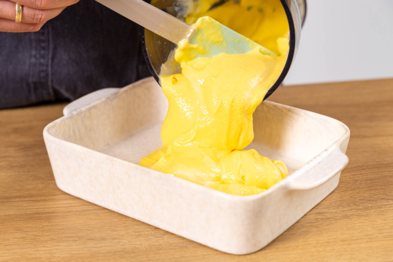 Mango Eis abfüllen