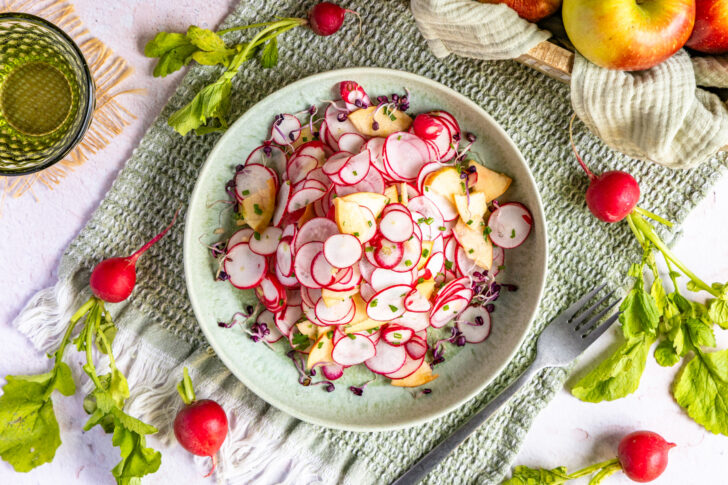 Radieschensalat mit Apfel