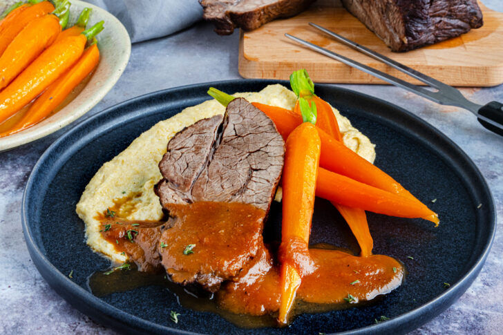 Saftiger Rinderbraten im Bratschlauch