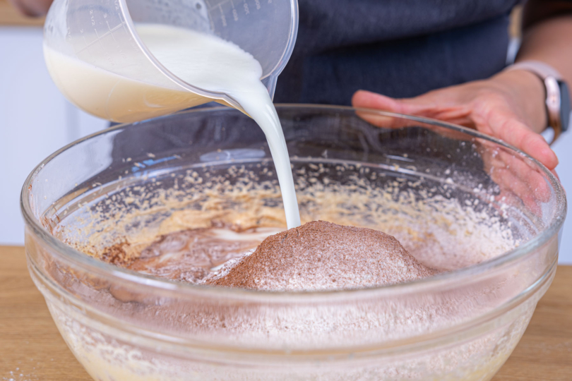 Buttermilch dazugeben