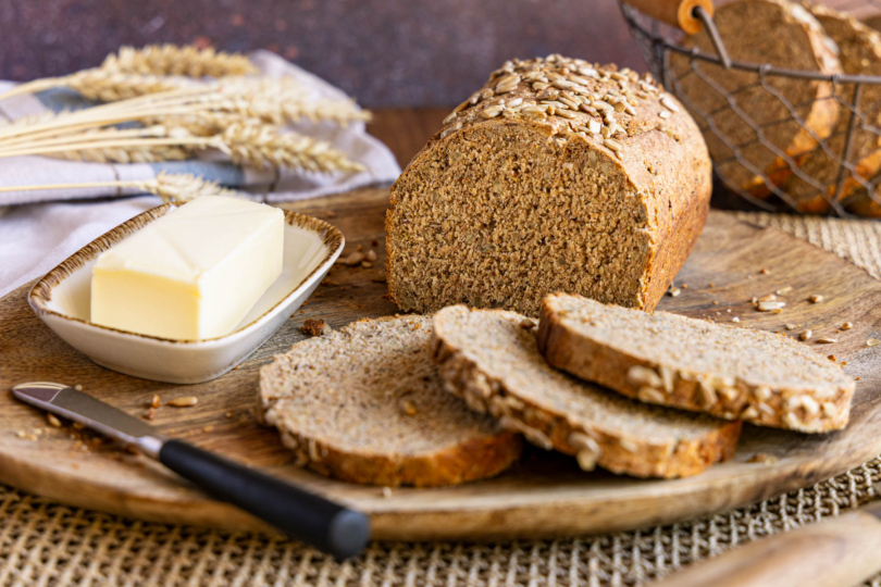 Schwarzbrot selber backen