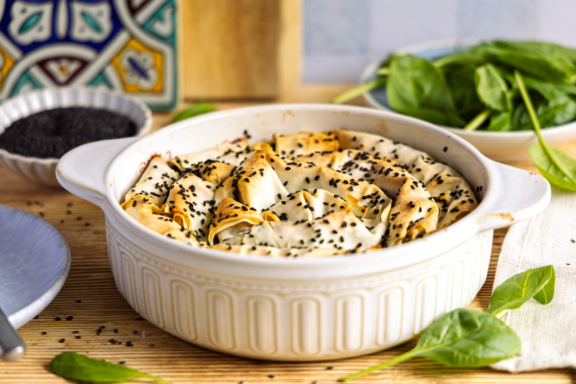 Spanakopita: Griechischer Spinatstrudel