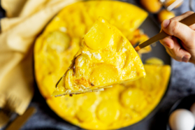 Spanische Tortilla de patatas stück