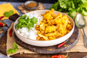 Blumenkohl-Kichererbsen-Curry mit Kokosmilch