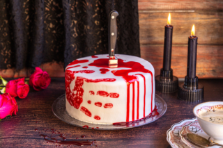 Blutige Halloween-Torte