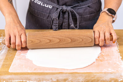 Fondant kreisförmig ausrollen