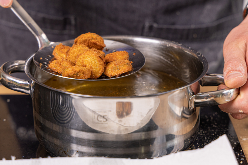 Fried Pickles frisch frittiert