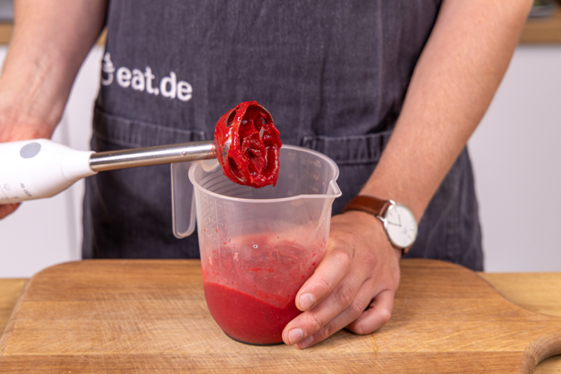 Früchte fein pürieren