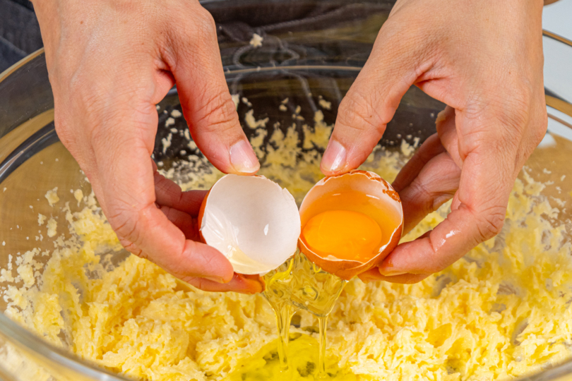 Eier dazugeben