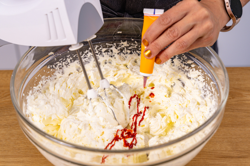 Creme orange einfärben
