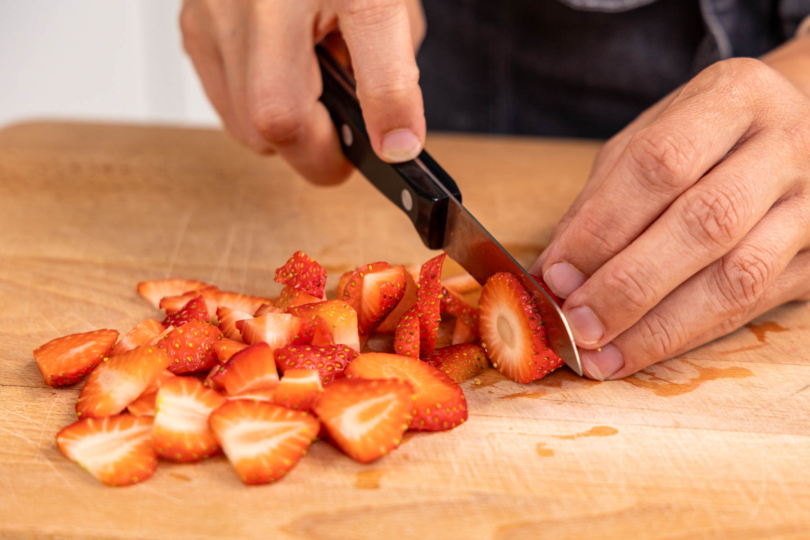 Erdbeeren schneiden