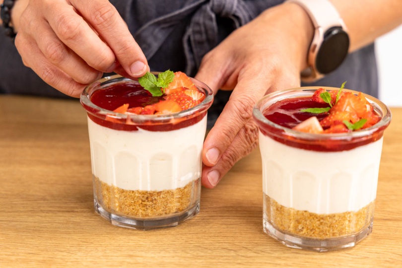 Käsekuchen im Glas ohne Backen dekorieren