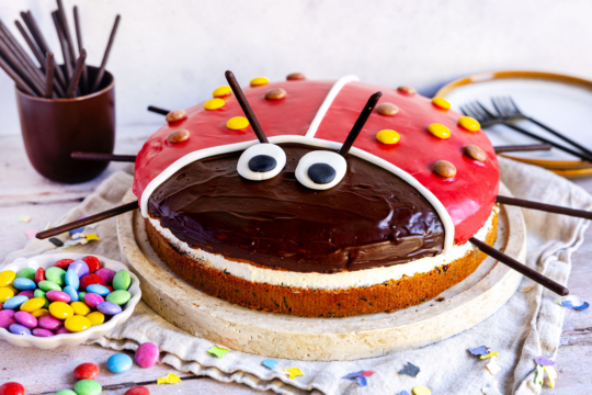 Marienkäfer-Kuchen für den Kindergeburtstag