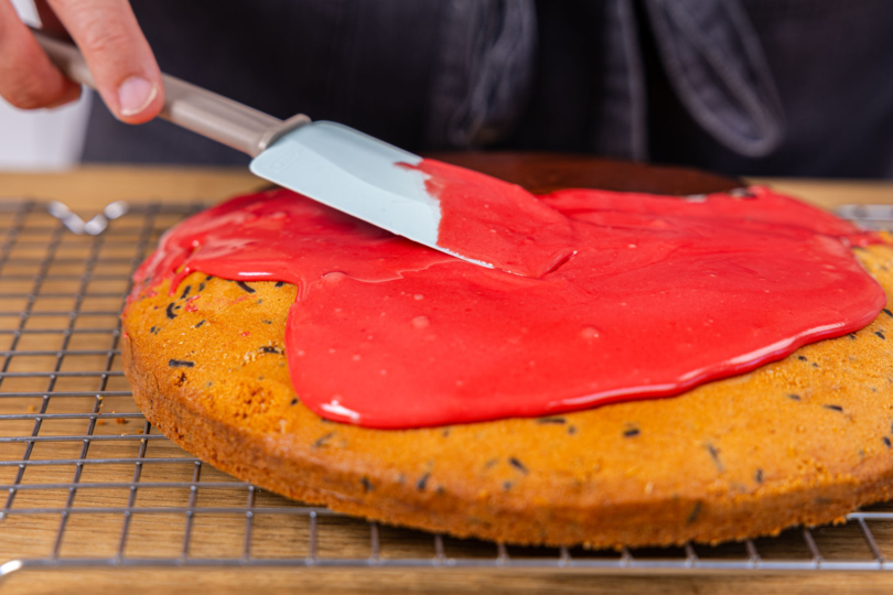 Zuckerguss verstreichen