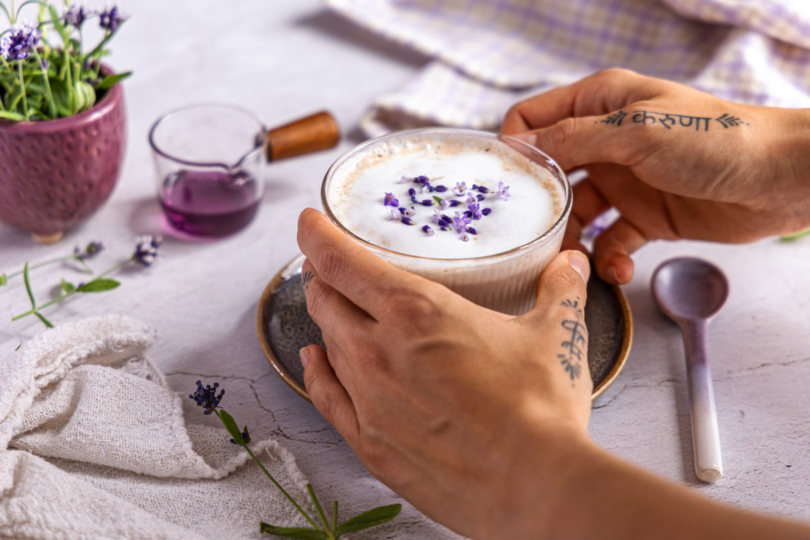 Moon Milk: Mondmilch mit Lavendel und Zimt