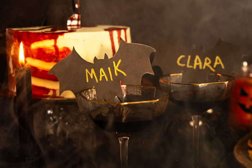 Namenschilder für Gläser basteln - DIY Halloween Glasmarkierer