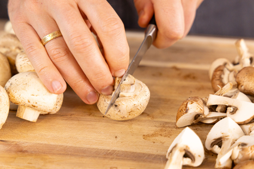 Champignons schneiden