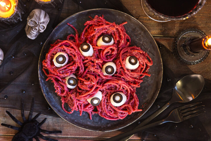 Rote Bete Pasta für Halloween