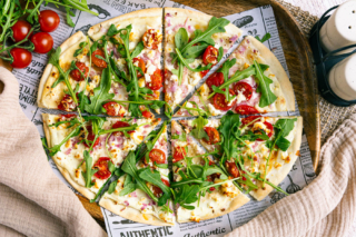 Vegetarischer Flammkuchen