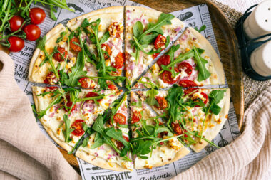 Vegetarischer Flammkuchen