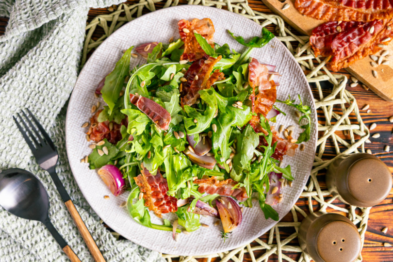 Warmer Rucola-Salat mir Bacon