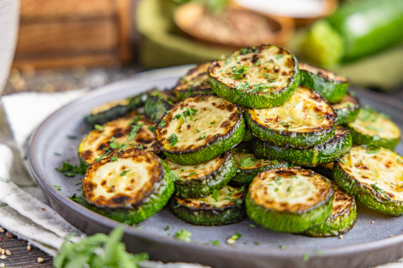 Zucchini braten: das leckere Grundrezept