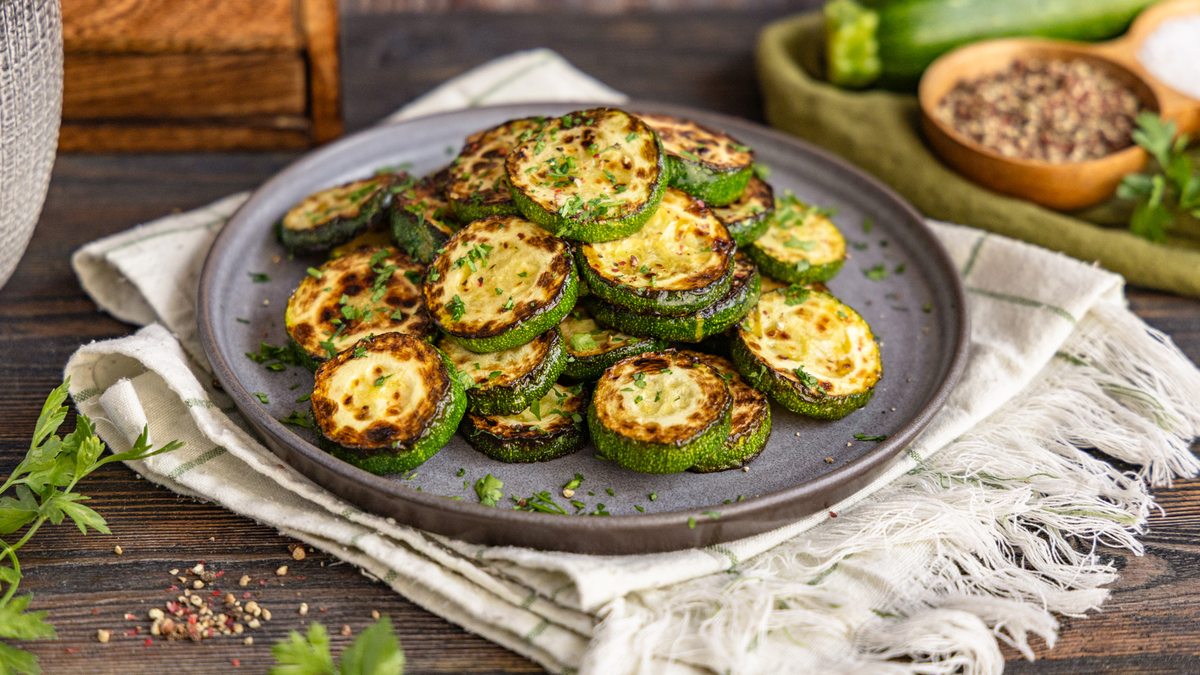 Zucchini braten: das leckere Grundrezept