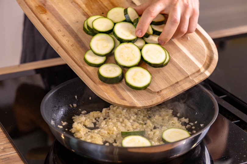 Zucchini dazugeben