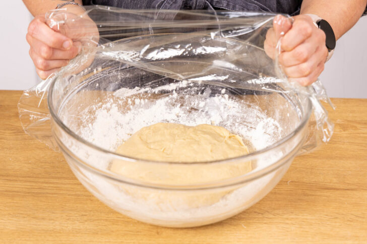 Teigschüssel abdecken