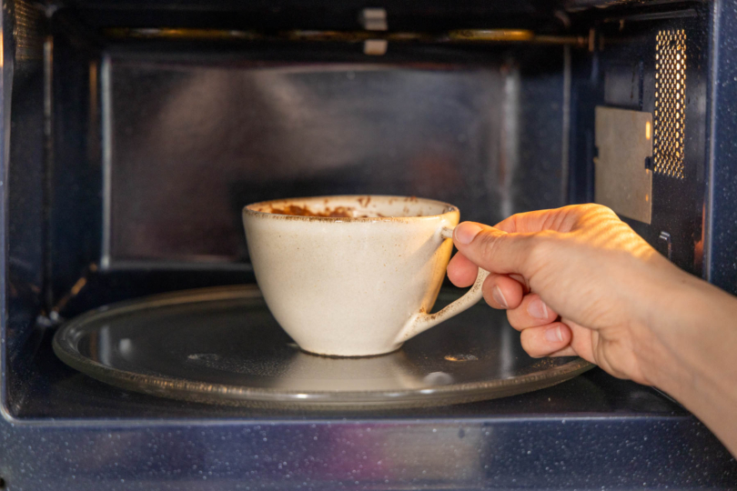 Tassenkuchen in der Mikrowelle backen