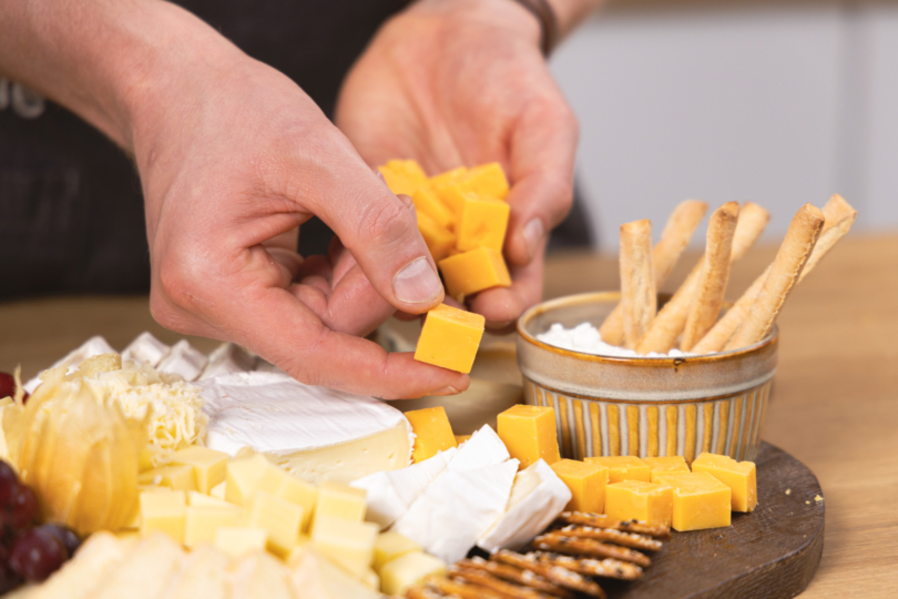 Cheddar verteilen