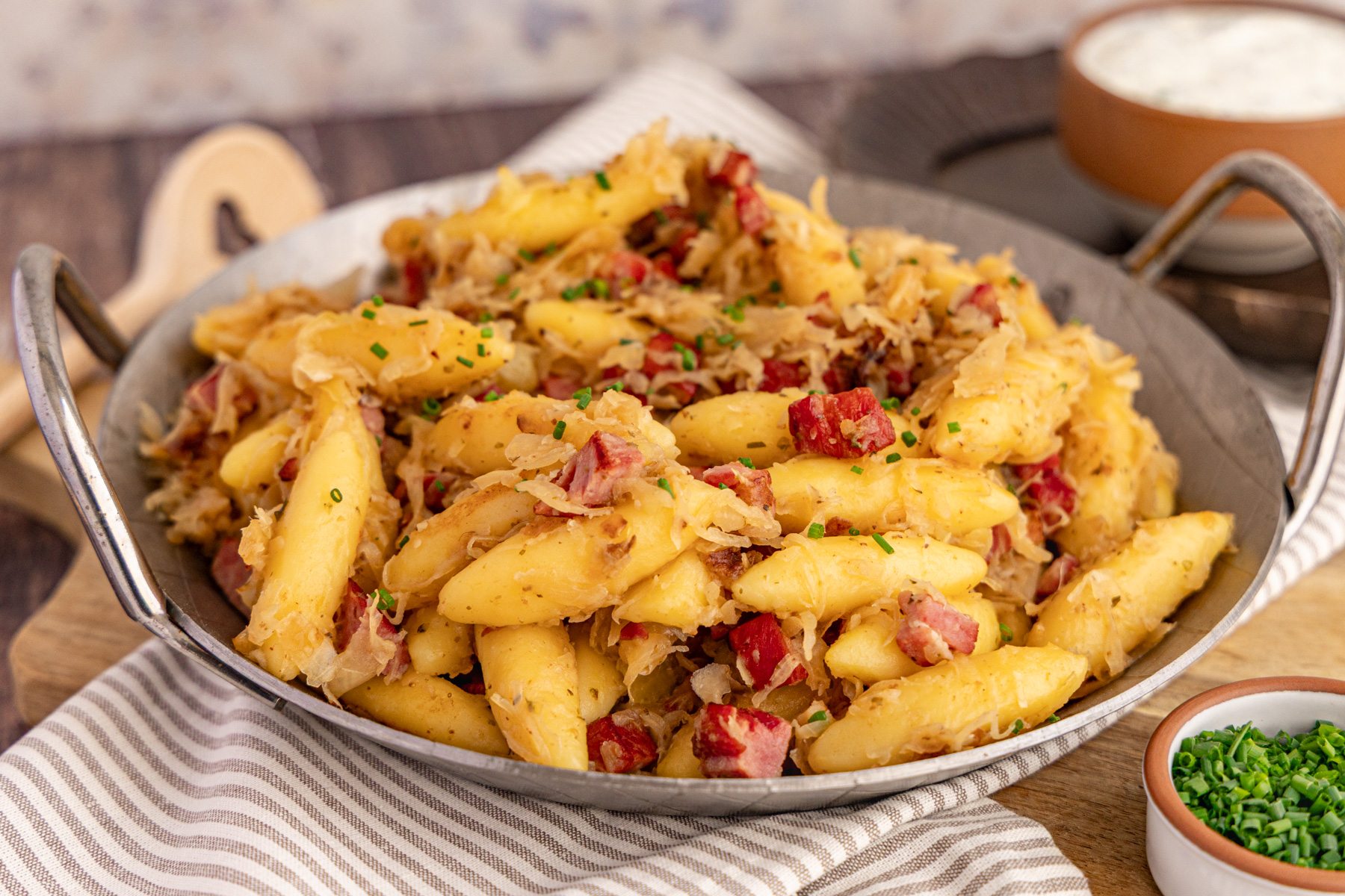 Kasslerpfanne mit Sauerkraut: deftig & einfach