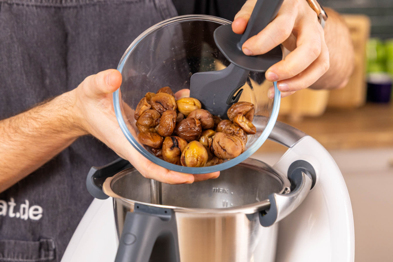 Maronen in den Thermomix® geben